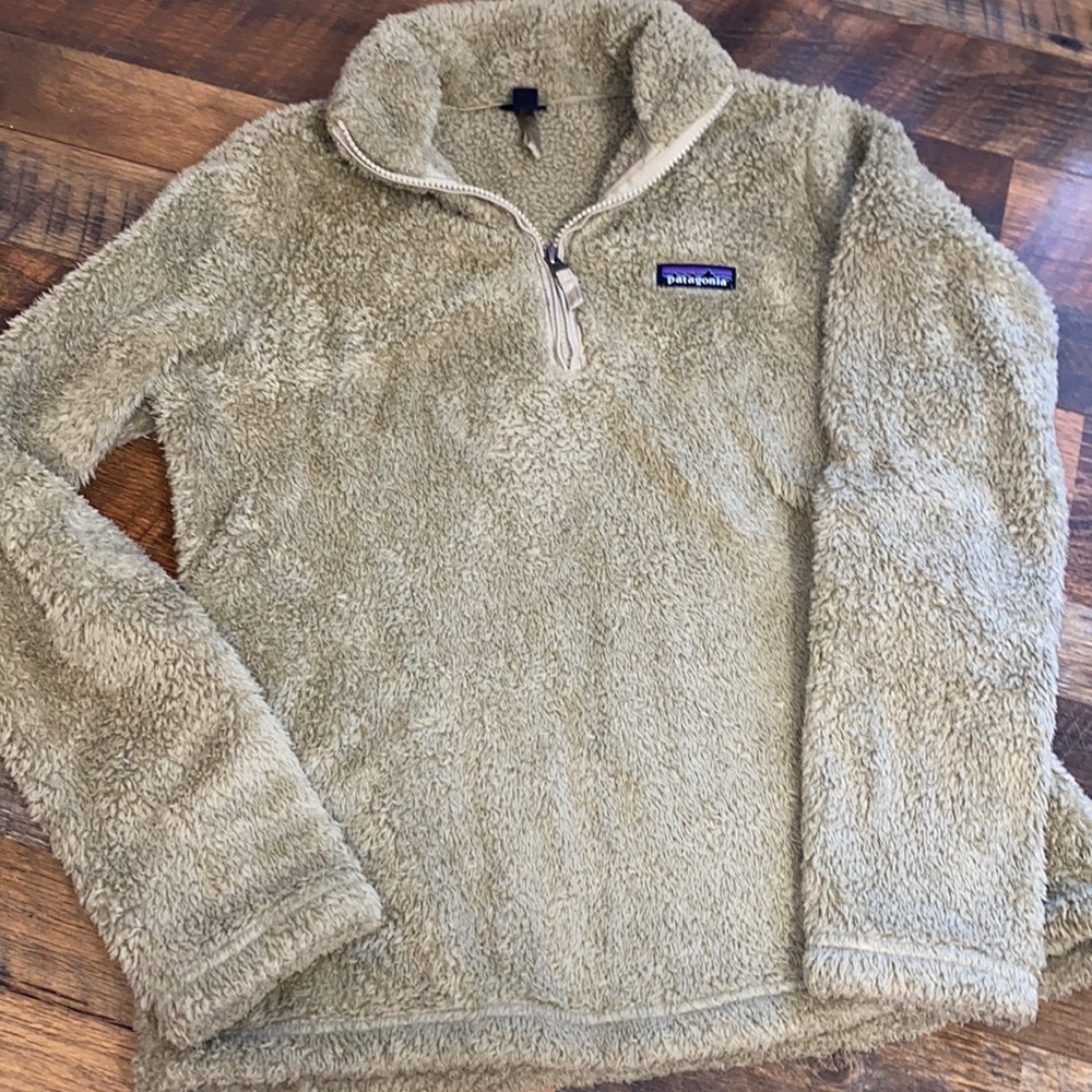 Womens Medium 1/4 zip Patagonia pullover sweater